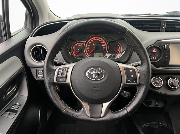 Toyota Yaris 10 of 23