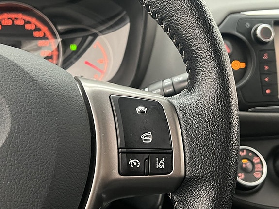 Toyota Yaris 17 of 23
