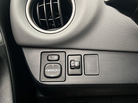 Toyota Yaris 22 of 23