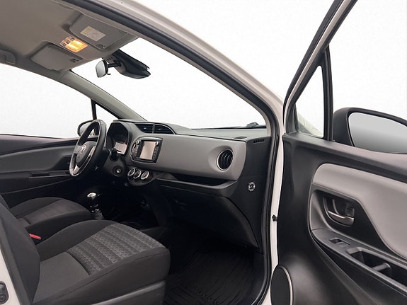 Toyota Yaris 12 of 23