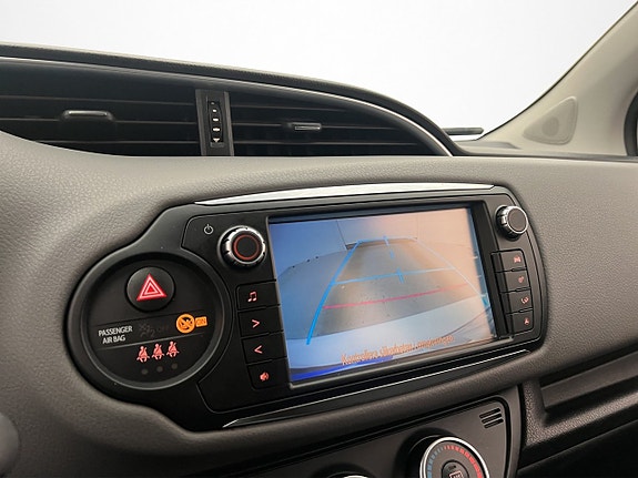 Toyota Yaris 19 of 23