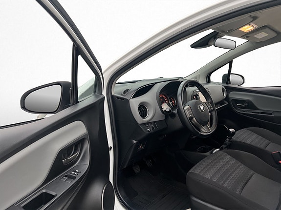 Toyota Yaris 8 of 23