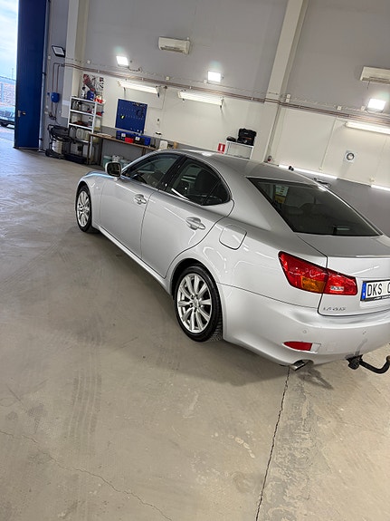 Lexus IS250 6 of 15