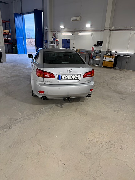 Lexus IS250 5 of 15