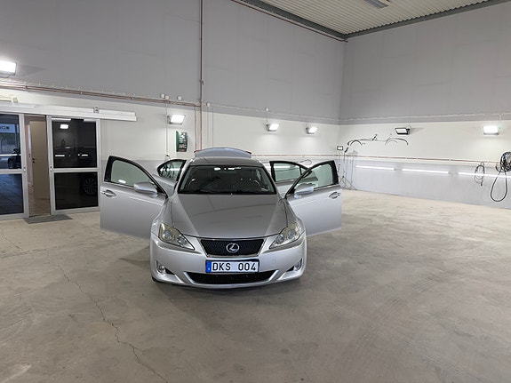 Lexus IS250 14 of 15