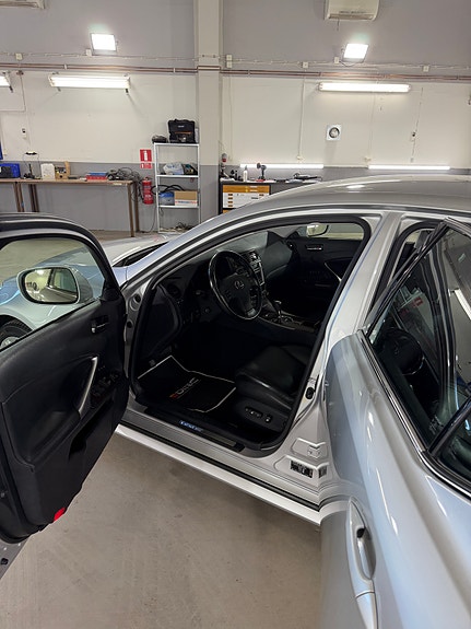 Lexus IS250 7 of 15