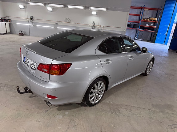 Lexus IS250 4 of 15