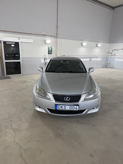 Lexus IS250 3 of 15