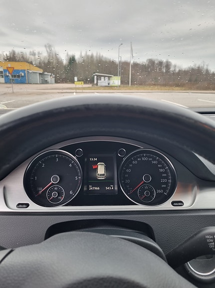 Volkswagen Passat Alltrack 9 of 10