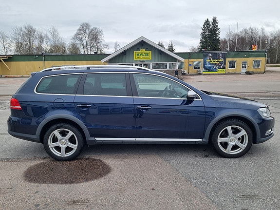 Volkswagen Passat Alltrack 4 of 10