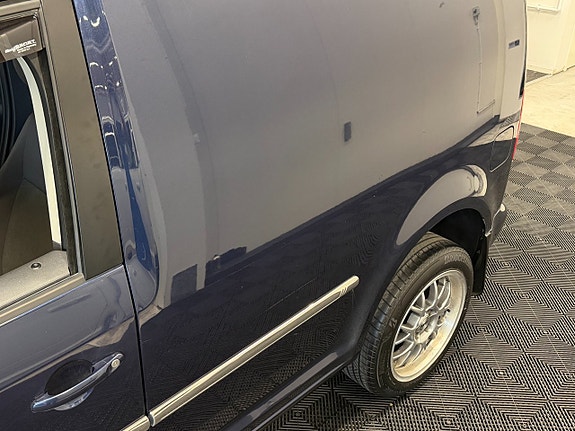 Volkswagen Caddy 10 of 29