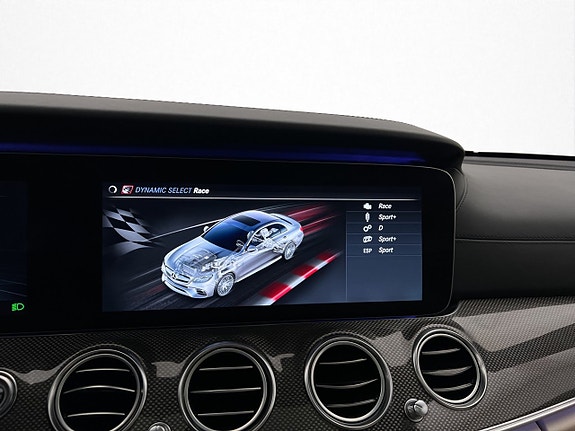 Mercedes-Benz E63 28 of 30