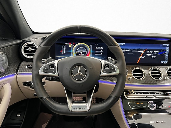 Mercedes-Benz E63 16 of 30