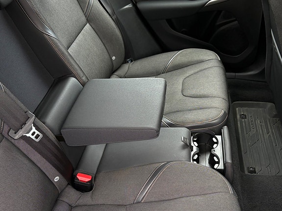 Volvo V40 Cross Country 17 of 23
