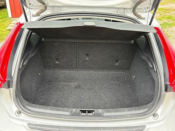 Volvo V40 Cross Country 19 of 23