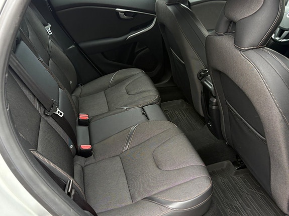 Volvo V40 Cross Country 15 of 23