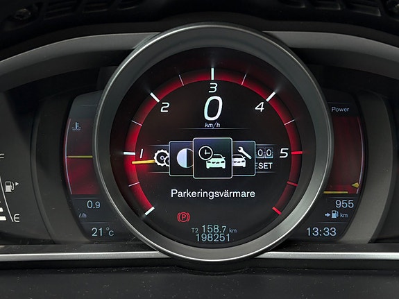 Volvo V40 Cross Country 23 of 23
