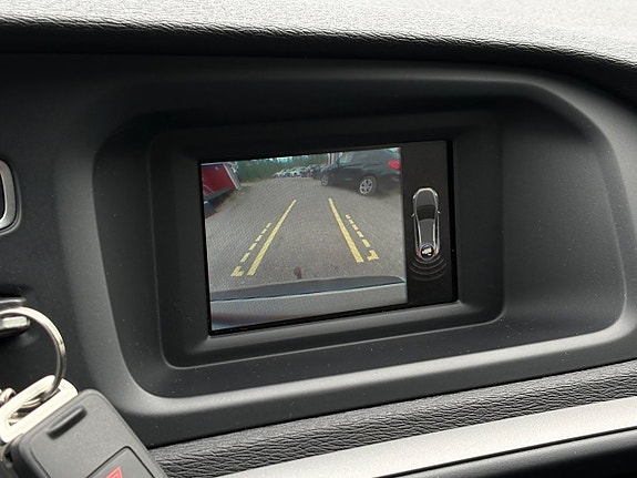 Volvo V40 Cross Country 21 of 23