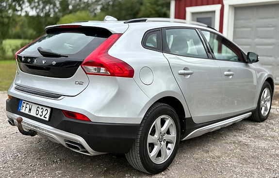 Volvo V40 Cross Country 7 of 23
