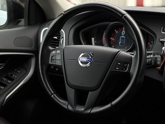 Volvo V40 Cross Country 20 of 23