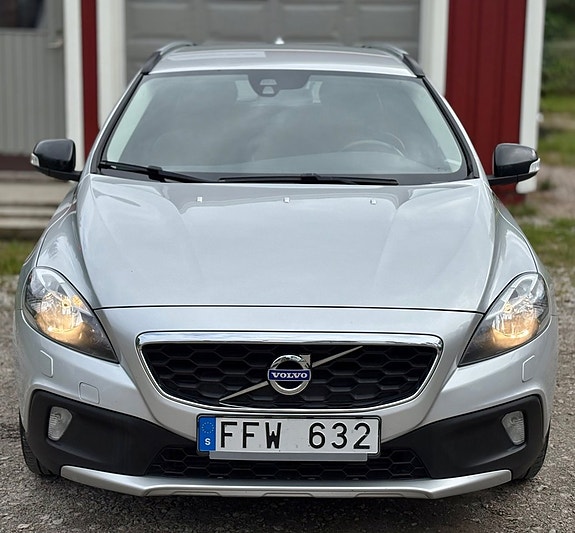 Volvo V40 Cross Country 3 of 23