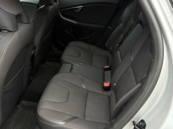 Volvo V40 Cross Country 16 of 23