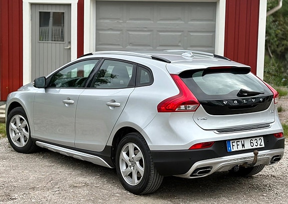 Volvo V40 Cross Country 5 of 23