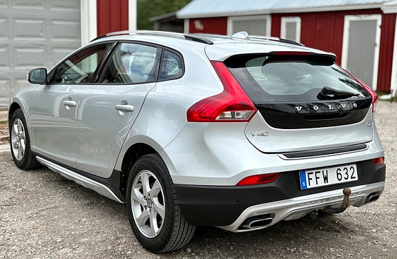 Volvo V40 Cross Country 8 of 23