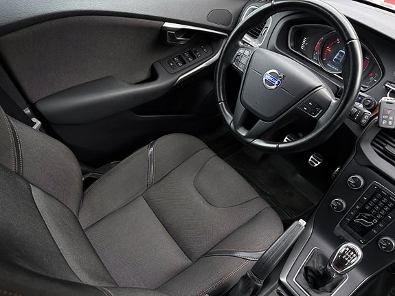 Volvo V40 Cross Country 10 of 23