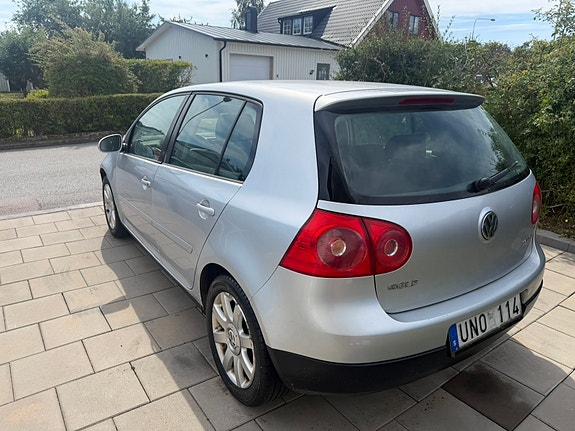 Volkswagen Golf V 2 of 6