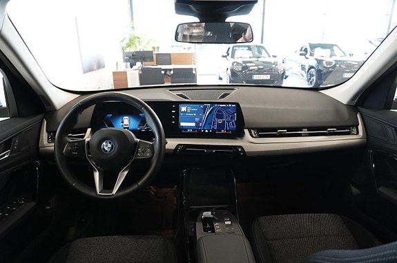 BMW iX1 11 of 11