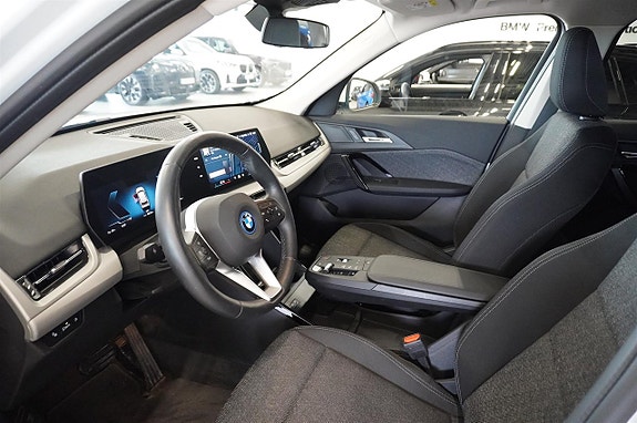 BMW iX1 10 of 11