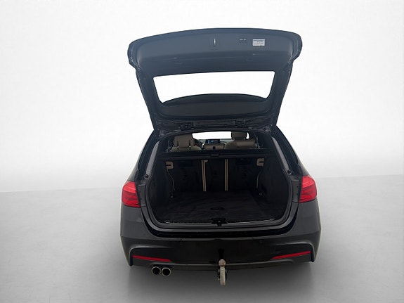 BMW 320d 30 of 30
