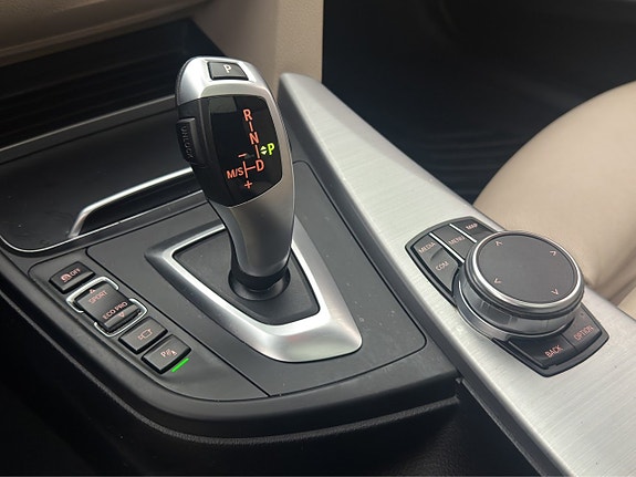 BMW 320d 28 of 30