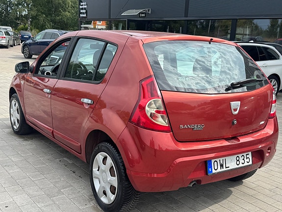 Dacia Sandero 4 of 8