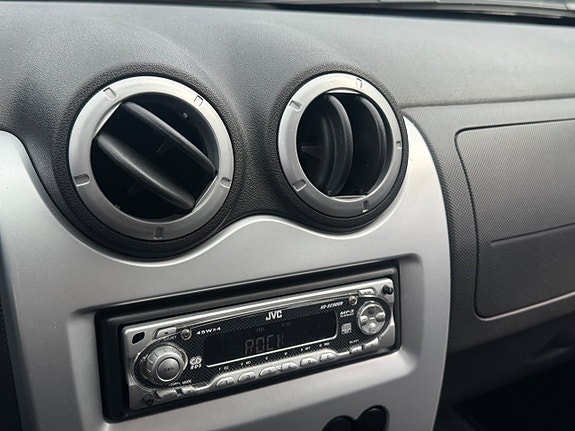 Dacia Sandero 8 of 8