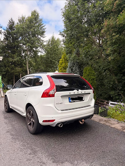 Volvo XC60 2 of 3