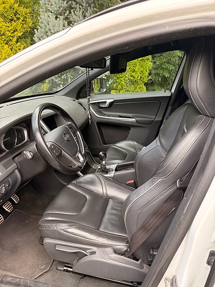 Volvo XC60 3 of 3