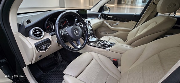 Mercedes-Benz GLC250 11 of 12