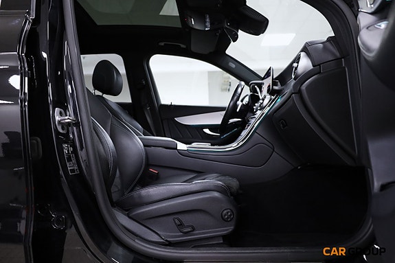 Mercedes-Benz GLC300 de 13 of 24