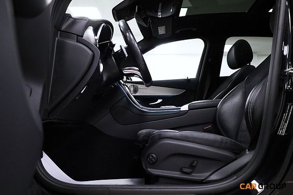 Mercedes-Benz GLC300 de 12 of 24