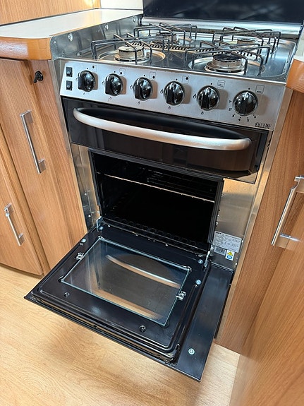 Kabe TM Royal 880 LT (3.0 160HK) Låga långbäddar, ALKO nivåreglering ALDE! Vinteranpassad! Webasto värmare! AC bodel! Ug 11 of 24