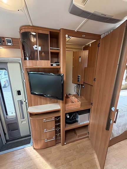 Kabe TM Royal 880 LT (3.0 160HK) Låga långbäddar, ALKO nivåreglering ALDE! Vinteranpassad! Webasto värmare! AC bodel! Ug 13 of 24