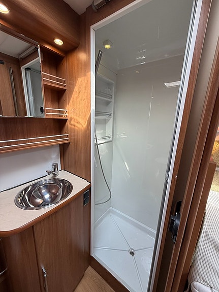 Kabe TM Royal 880 LT (3.0 160HK) Låga långbäddar, ALKO nivåreglering ALDE! Vinteranpassad! Webasto värmare! AC bodel! Ug 17 of 24