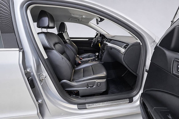 Skoda Superb 14 of 30