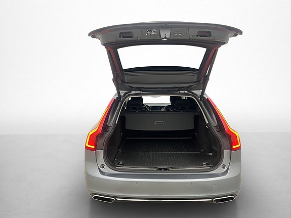 Volvo V90 26 of 30