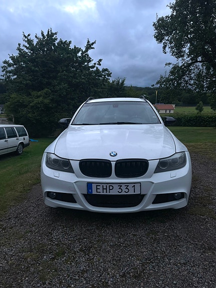 BMW 318d 3 of 9