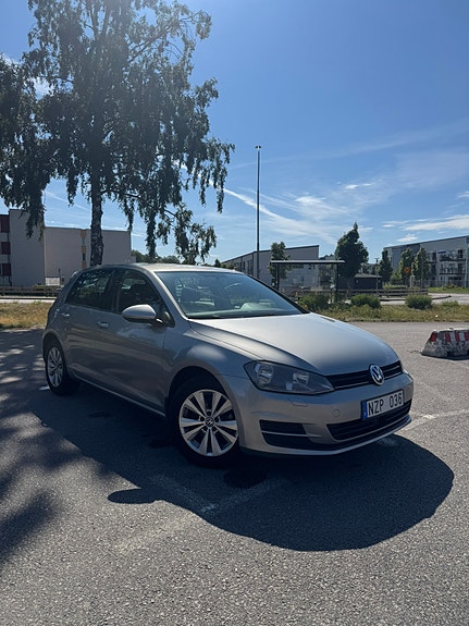 Volkswagen Golf VII 2 of 6