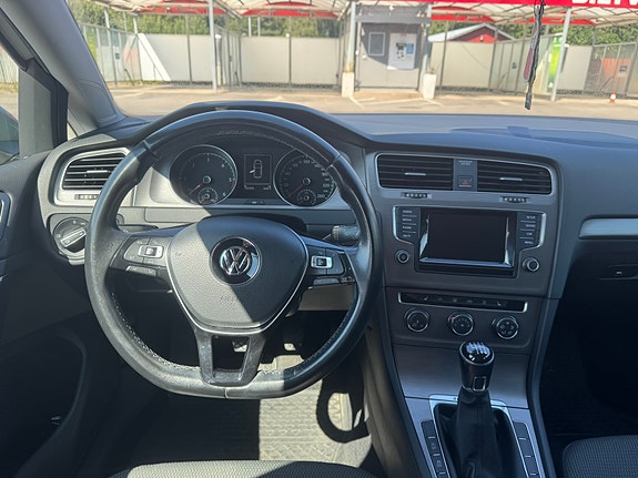 Volkswagen Golf VII 4 of 6