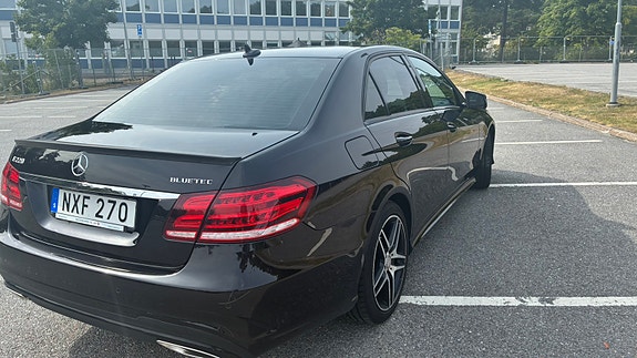 Mercedes-Benz E220 5 of 8